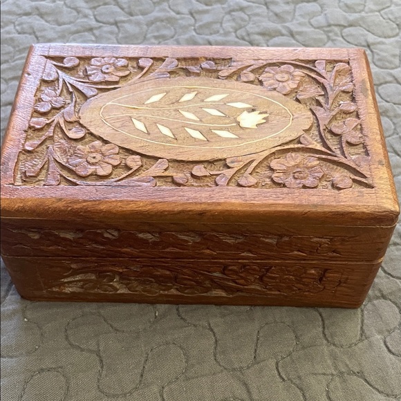 Handcrafted Wooden Jewelry Box with Floral Design - Picture 2 of 8